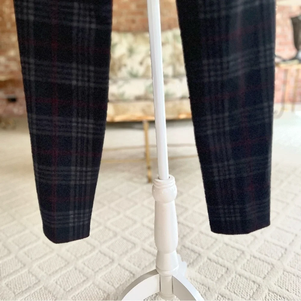 William Rast  Plaid Black Grey Red Ponte Knit Leggings S (Jrs) Preppy Chic